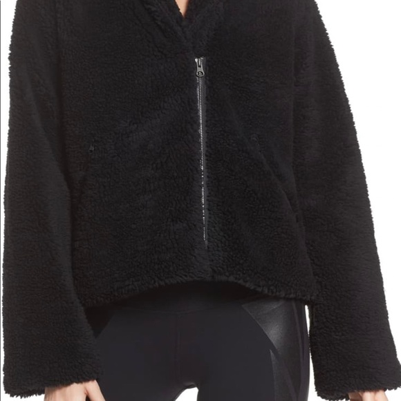 ALO Yoga Jackets & Blazers - Alo Yoga Cozy Up Sherpa Jacket Medium